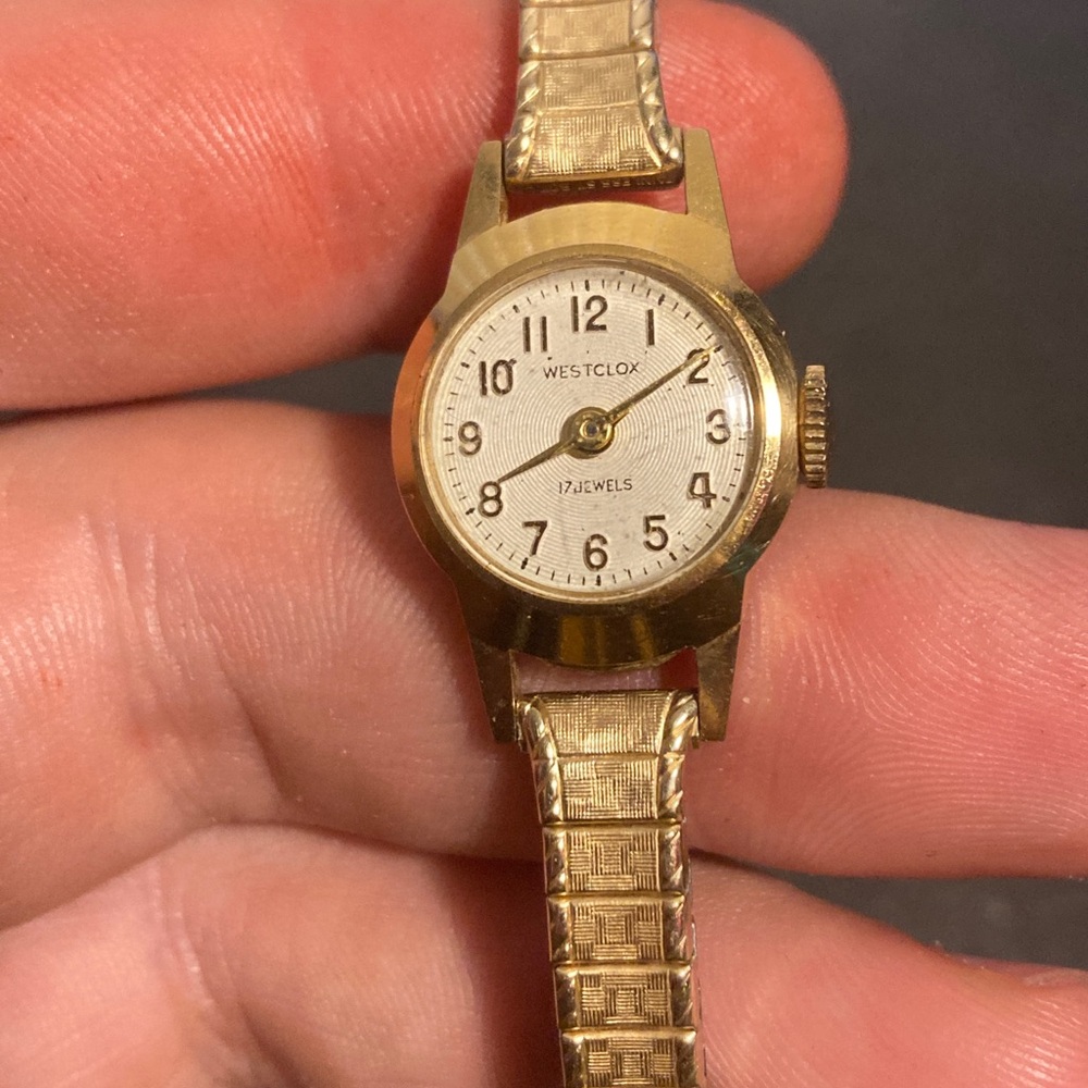 Women’s vintage Westclox 17 Jewels gold tone watch